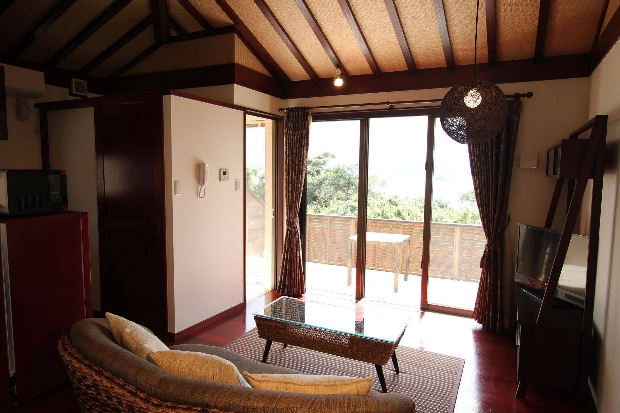 Hotel Ocean Hills Kouri Nakijin Exterior foto